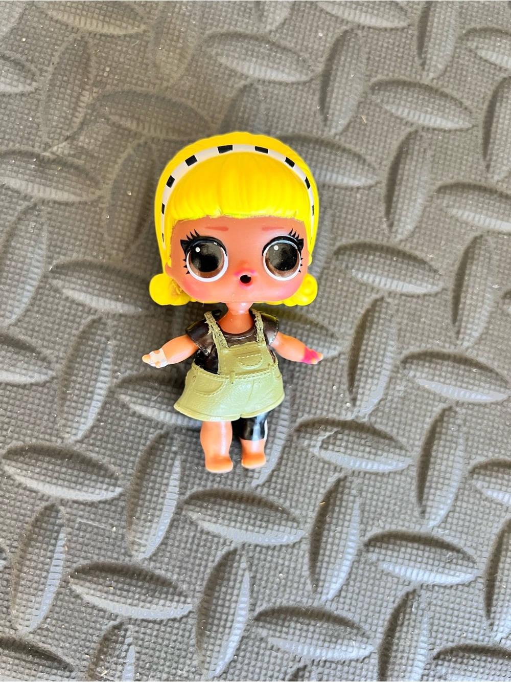 LOL Surprise Car Pool Coupe Drag Racer Lil Drag Racer Doll